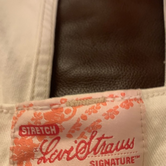 Levi’s Capri - Picture 3 of 6